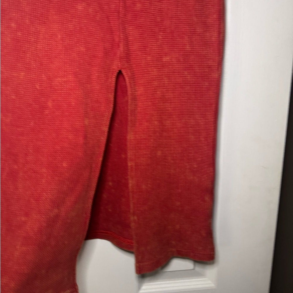 White Birch Black Label
Red Pencil Skirt with Front Slit Size L - Picture 5 of 10
